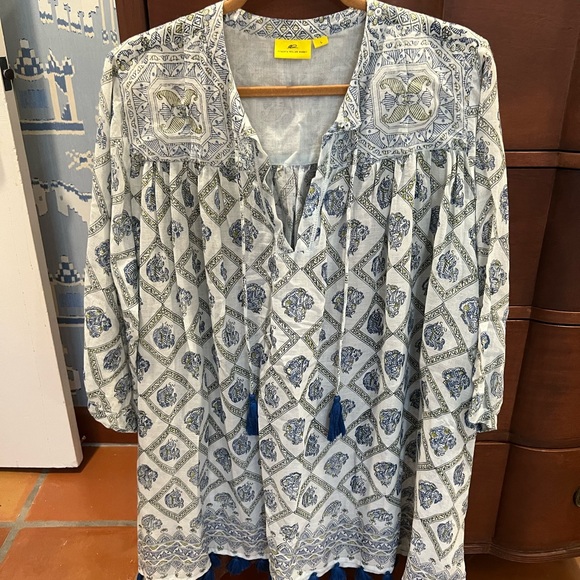 Roberta Roller Rabbit Tops - Roller Rabbit Embroidered Boho Tunic Top - Blue and White